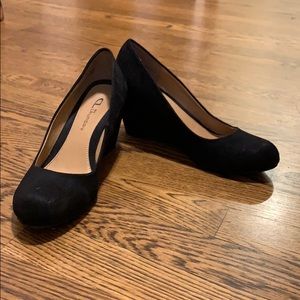 Chinese Laundry Nima Wedge Pump - size 8M
